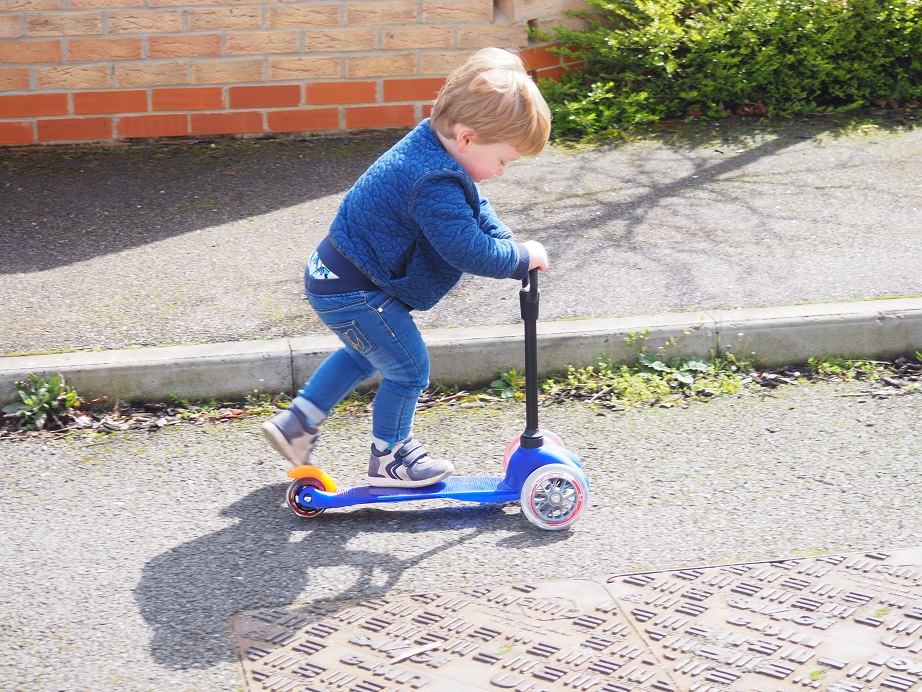 Mini Micro Scooter Review, Micro Scooters, UK's Favourite Scooters, outdoors fun, review, The Frenchie Mummy