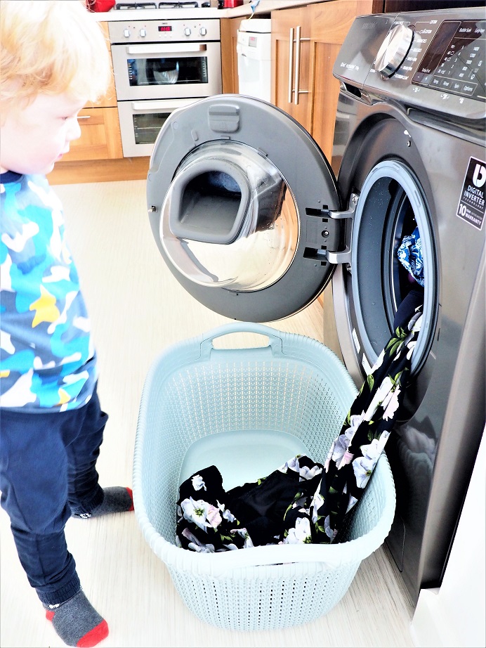 Samsung QuickDrive Washing Machine Review, Clever Washing Machine, Review, Wash Cool, Smart 9kg Samsung QuickDrive, the Frenchie Mummy. Mumsnet Bloggers Panel