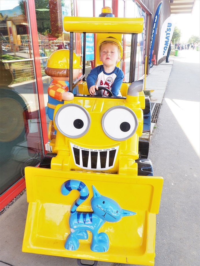 Diggerland Kent Review, Diggerland, Things to Do in Kent, Theme Park, Real Diggers, Adventure Park, The Frenchie Mummy