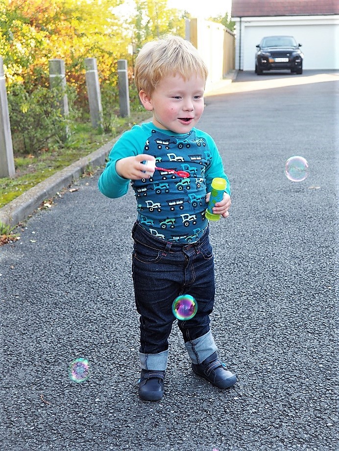 Living Arrows 42/53, Life in Kent, Bubbles, the Frenchie Mummy, Autumn
