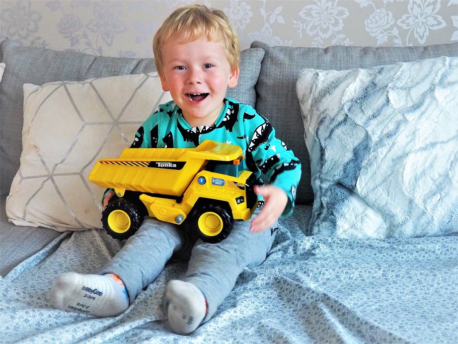 Tonka Power Mover Dump Truck, Tonka Power Movers, Toys Review, Motion Drive Technology, Review, the Frenchie Mummy