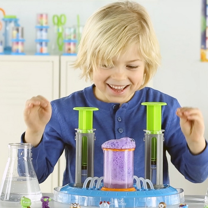 Beaker Creatures™ Liquid Reactor Super Lab, Learning Resources. Educational Toys, Christmas Giveaway, The Frenchie Mummy