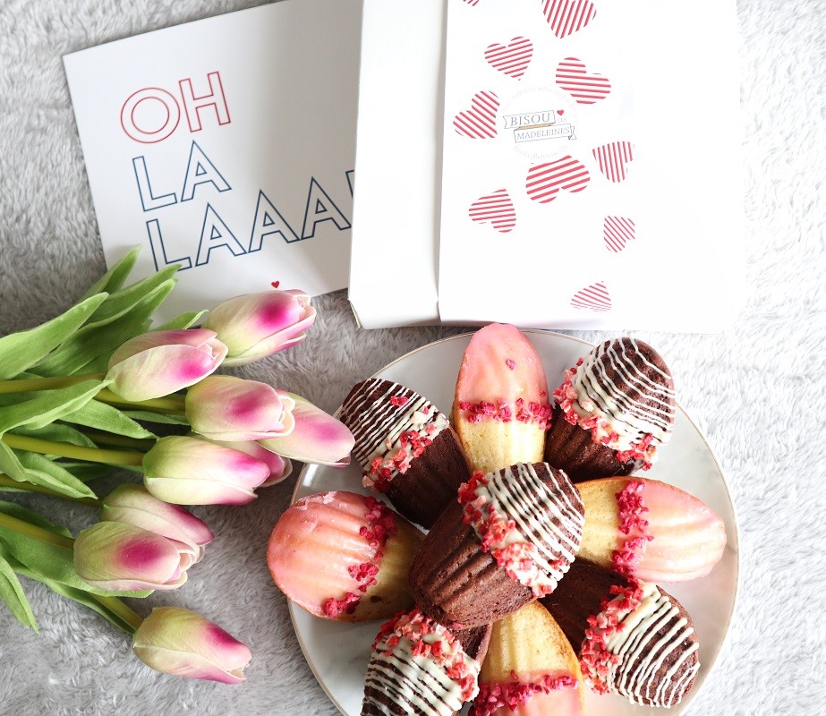 Bisou les Madeleines, Madeleines Bakery, French Madeleines, Traditional French Cakes, Valentine's Giveaway, Box