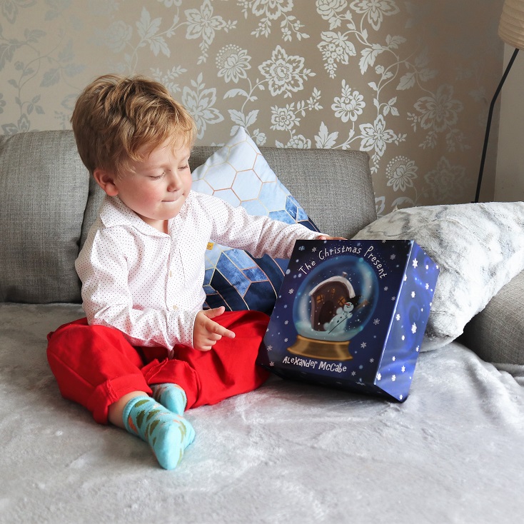 Christmas Present Book Giftset, Christmas Giveaways, Win, Christmas Book, Gabriel the Elf, Alexander McCabe, the Frenchie Mummy