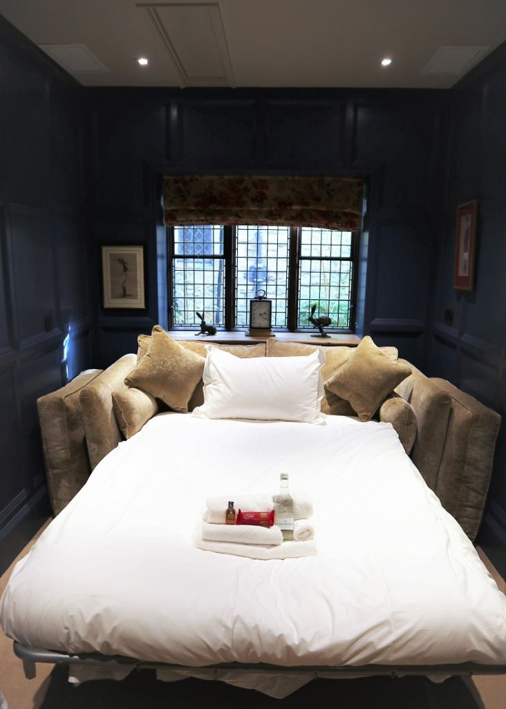 Hever Castle Luxury Bed And Breakfast, Hotels Review, Halloween, Days Out, Hever Castle & Gardens, Edenbridge, Things to Do in Kent