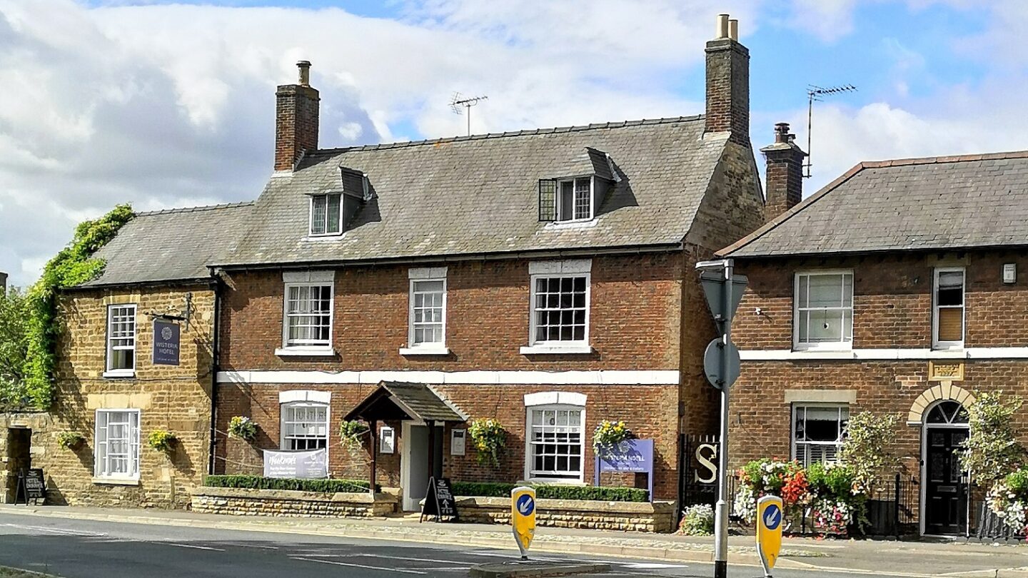 Wisteria Hotel, Oakham, Rutland, East Midlands, Boutique Hotel, The Hunters Bar & Kitchen, Hotel Review, Family-Friendly, The Frenchie Mummy, Market Town, British Staycation, Family Holiday