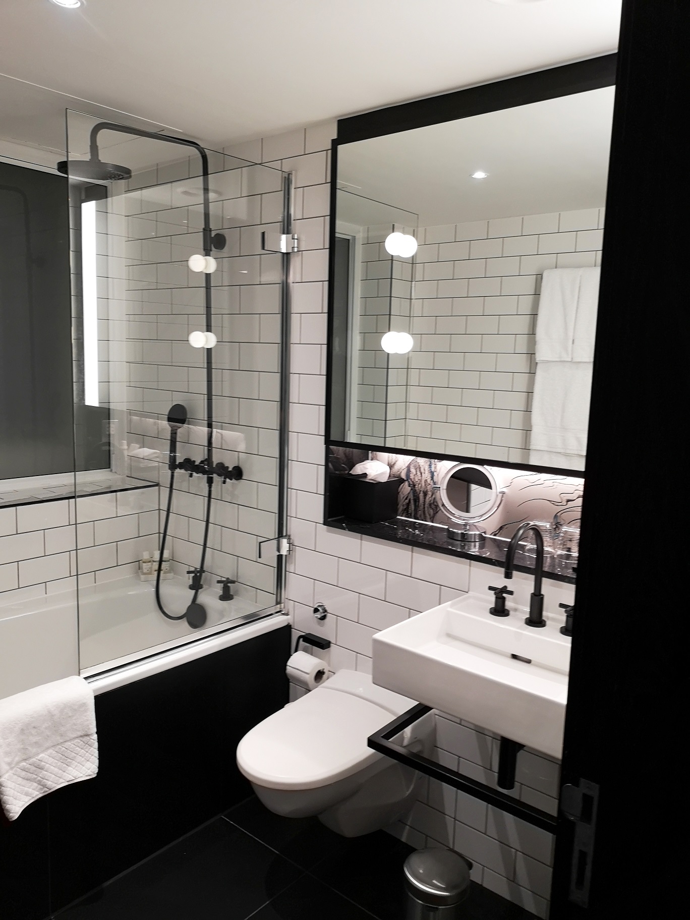 Andaz London Liverpool Street, London Luxury Hotel, Five-Star London Hotel, Hotel Review, Family Staycation, Family Friendly, UK Staycation, Shoreditch, Liverpool Street, East London, The Frenchie Mummy, Deluxe Family Room