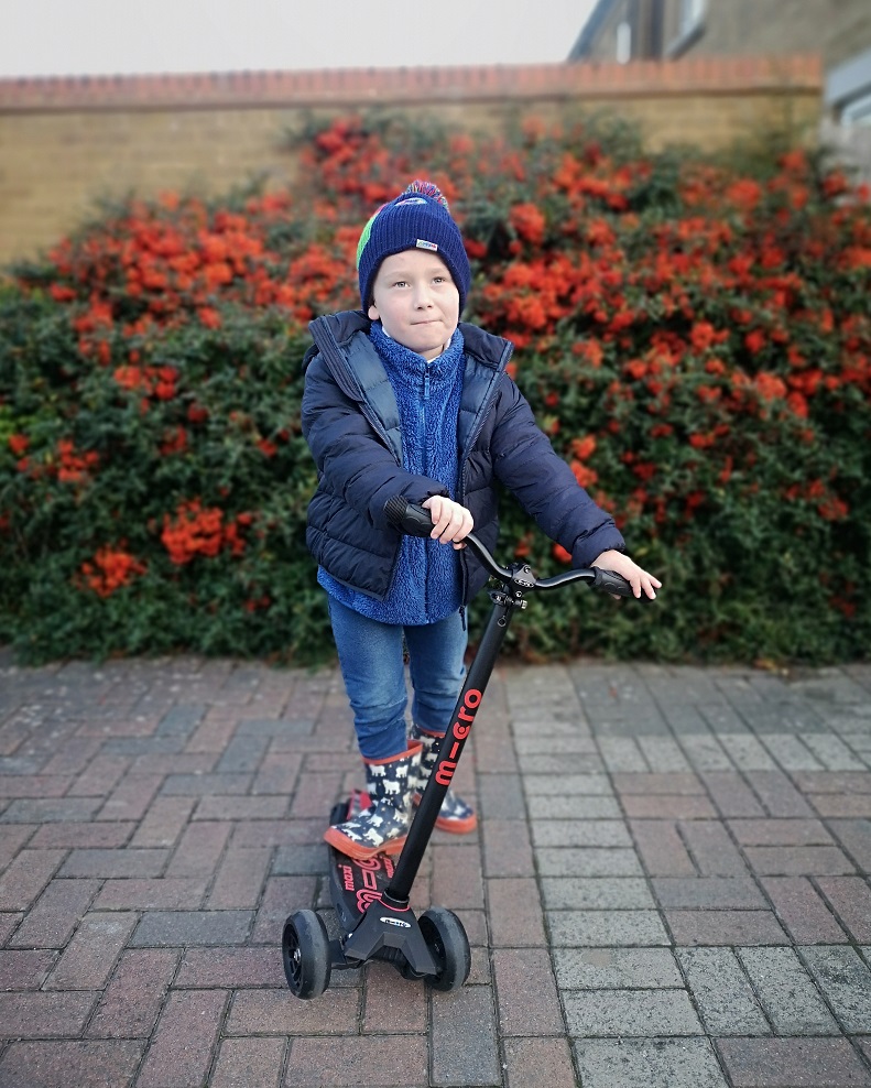 Maxi Deluxe Pro Micro Scooter, Micro Scooters, Scooting fun, Kids Scooter, #madeforadventure, Scooting, Xmas Giveaways, Win, Competition, the Frenchie Mummy
