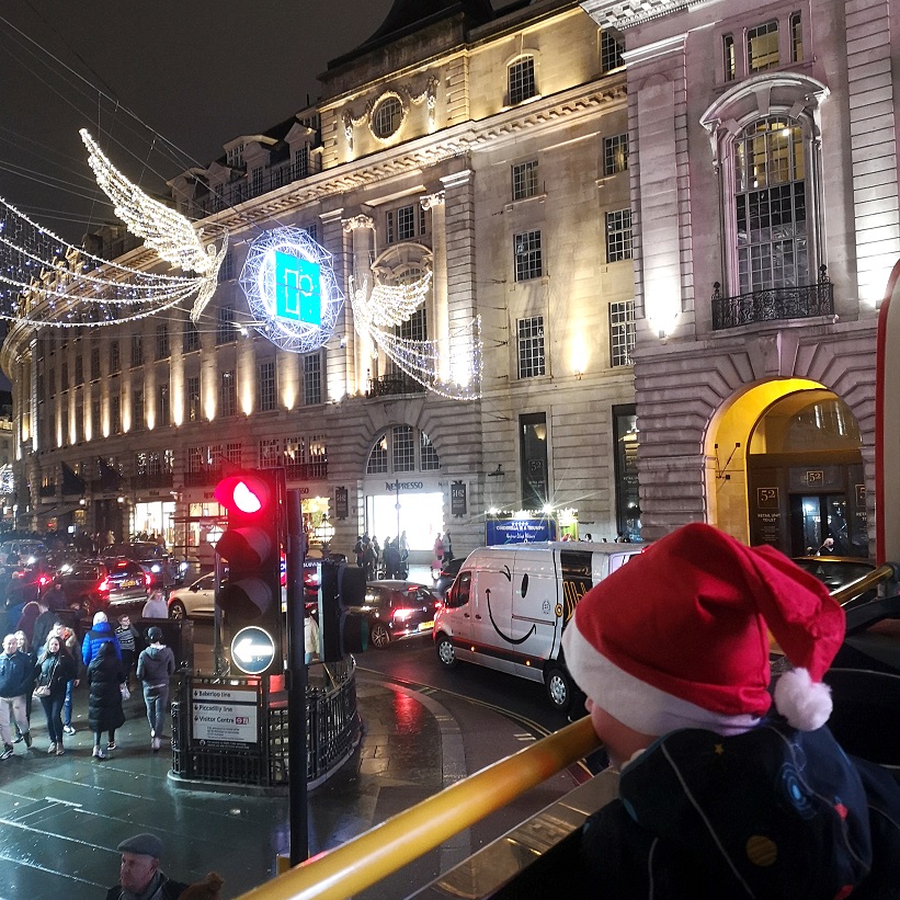 December 2021, Winter Walk, Piccadilly, Tootbus