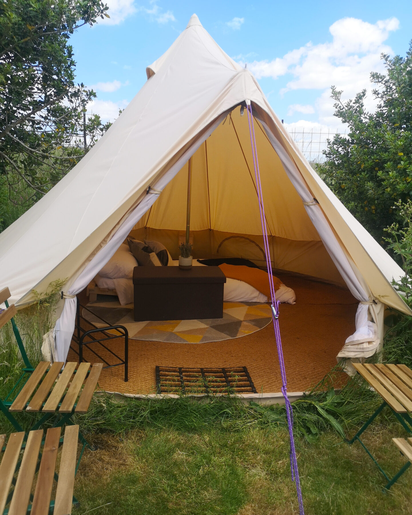 Woolton Farm, Glamping in a Bell Tent, Bell Tent, Glamping, Kent Venue, The Barn At Woolton Farm, Kent, Visit Kent, Family Day Out, Local Food, Kentish Pip Cider, South African BBQ Food, the Frenchie Mummy, Family-Friendly, Wine Tours, Kentish Wines, English Wines