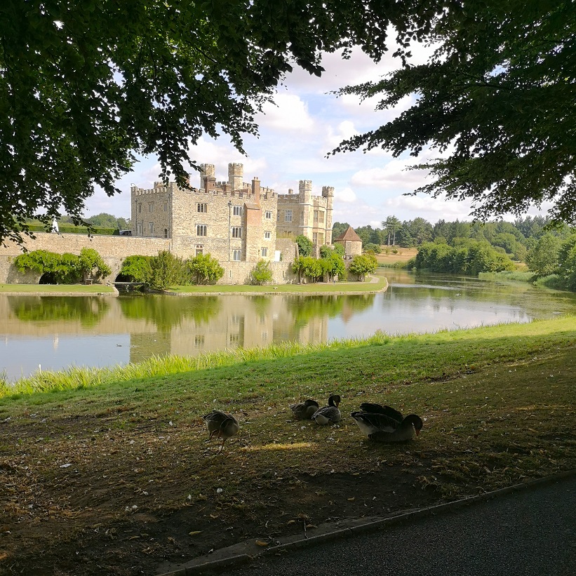 Knight's Glamping at Leeds Castle, Historical Places, Visit Kent, Leeds Castle, Family Staycation, Glamping, Things To Do In Kent, Family-Friendly, the Frenchie Mummy, Luxury Glamping