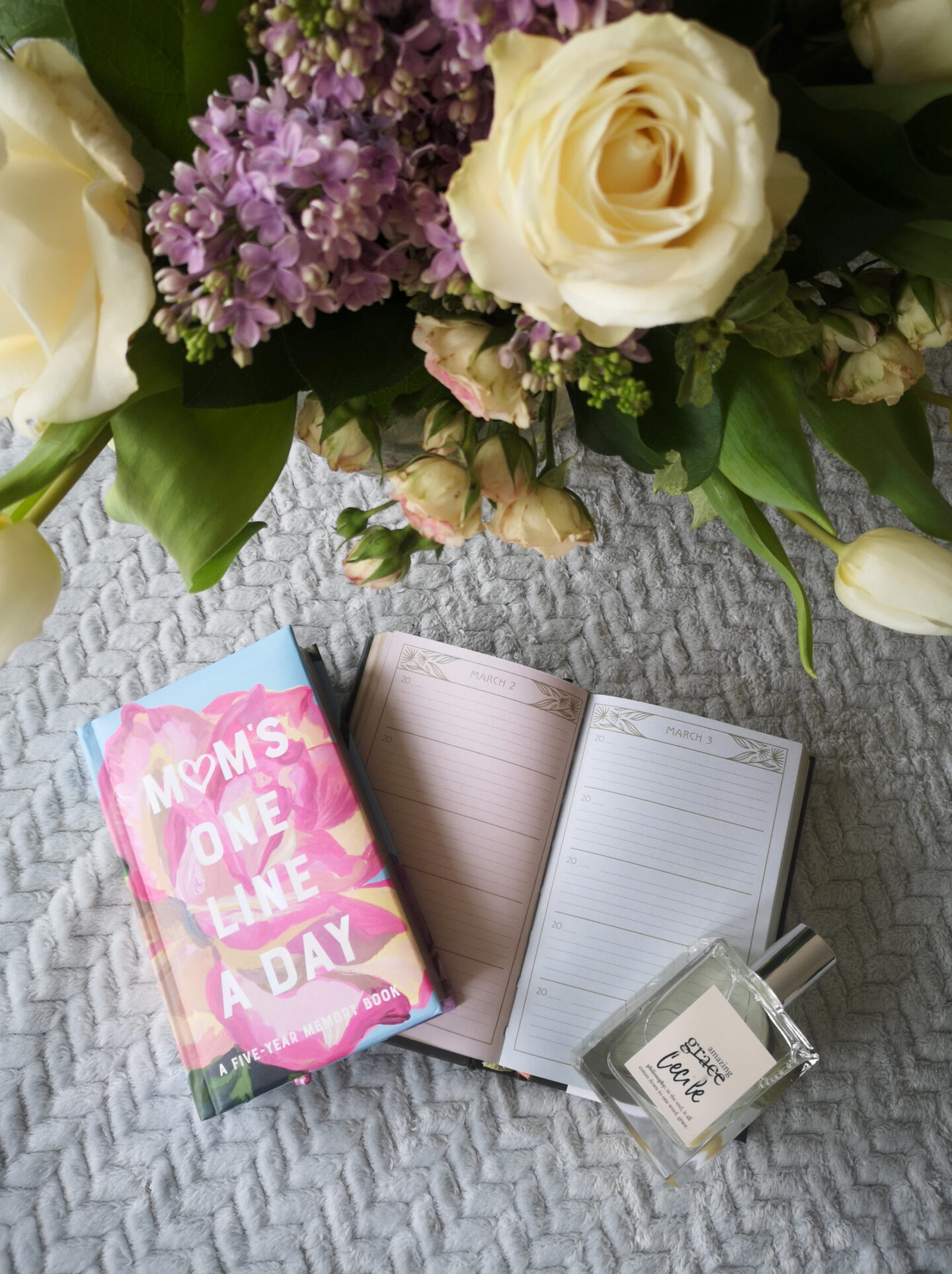 One Line A Day Books, Gift Book, Abrams and Chronicle Books, Mother's Day Edition, Mother's Day Giveaway, Win, the Frenchie Mummy, Competition, Mom's One Line A Day, Journaling, Journal, Journaling Book, Diary