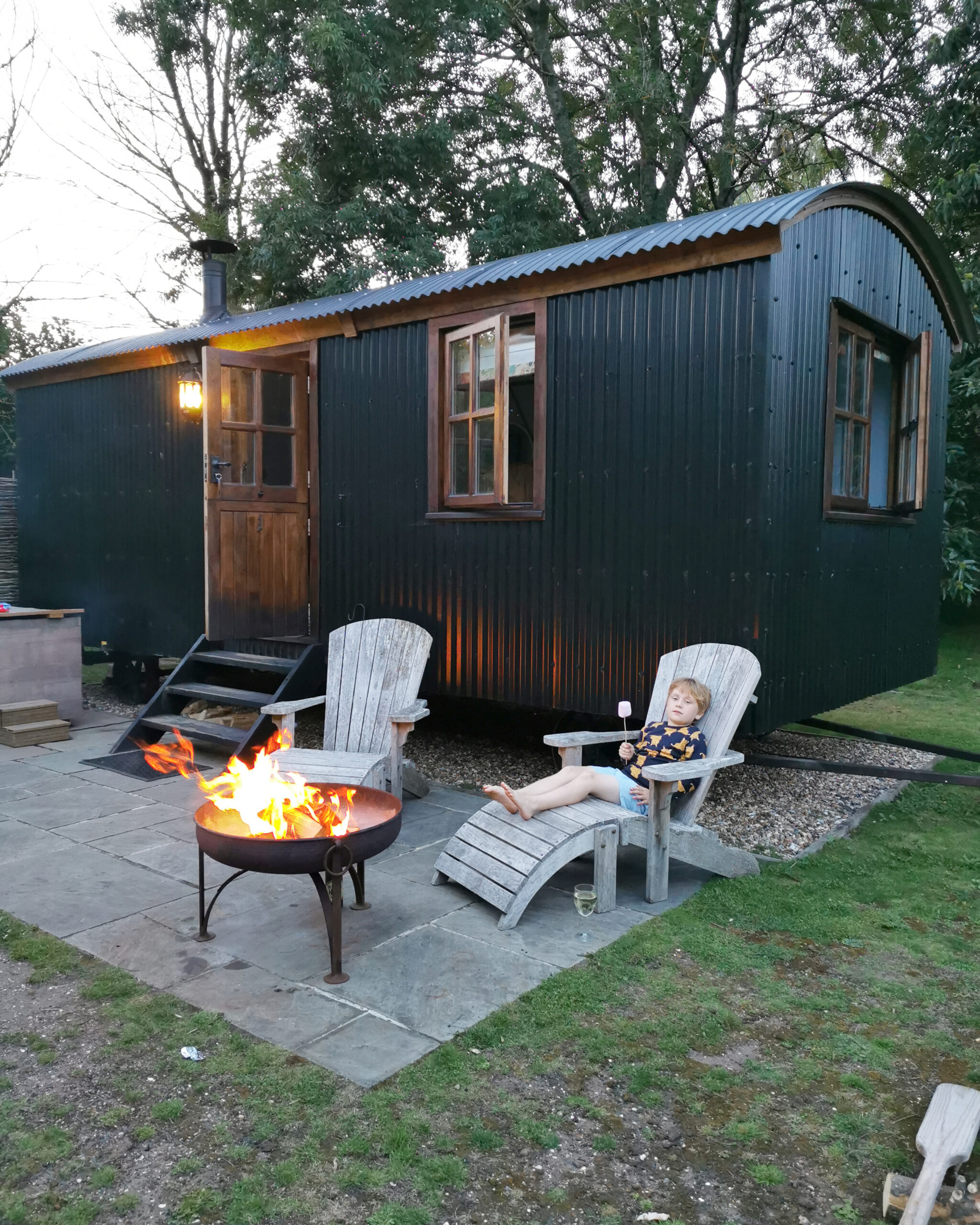 The Merry Harriers, Shepherd's Hut, Glamping, Surrey Staycation, Luxury Glamping, Family Staycation, Surrey, Godalming, The Frenchie Mummy, Press Trip, Family-Friendly, Staycation, Llama Trek, Llamas, Hot Tub, Country Adventures, 