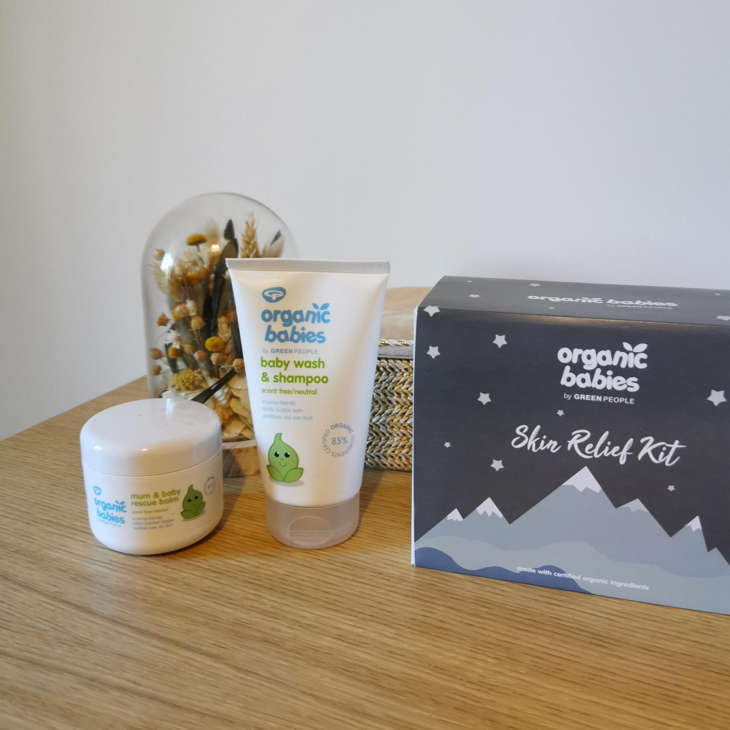 Organic Babies Skin Relief Kit, Green People, Baby Kit, Skincare Set, Organic Beauty, Organic Products, Vegetarian, Cruelty-free, Xmas Giveaways, Frenchie Christmas Giveaways, Win, Competitions, Baby & Mama, bath products