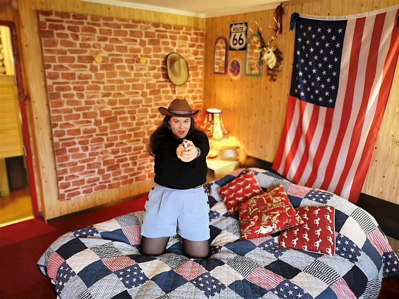 Hotel Pelirocco, Brighton, Hotel Review, Boutique Hotel, Themed Rooms, Family-Friendly, Half-Term, Rock'n'Roll, Dolly Parton,The Frenchie Mummy