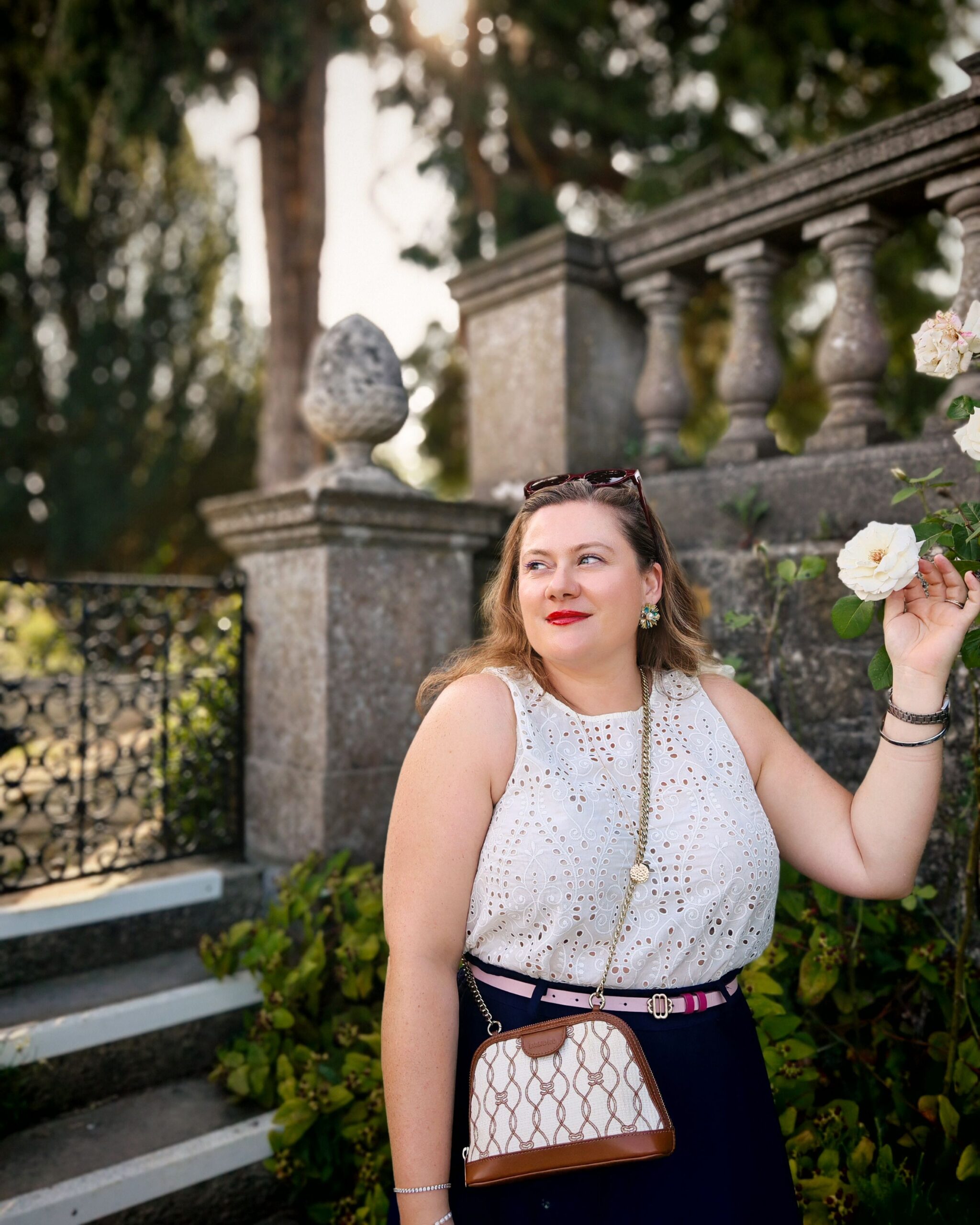 Accessories Every Stylish Mum Should Own, Must-have accessories, Mum style, How to feel confident, Key accessories, pearls, Crossbody bag, Scarves, sunglasses, right footwear