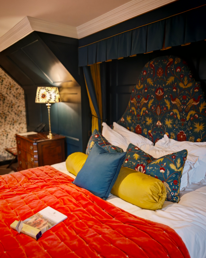 Hever Castle Bed & Breakfast, Hever Castle, Family Staycation in Kent, Edenbridge, Family-Friendly, Family Blogger, the Frenchie Mummy, Hever Castle Kent, Anne Boylen