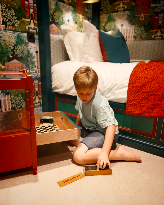 Hever Castle Bed & Breakfast, Hever Castle, Family Staycation in Kent, Edenbridge, Family-Friendly, Family Blogger, the Frenchie Mummy, Hever Castle Kent, Anne Boylen