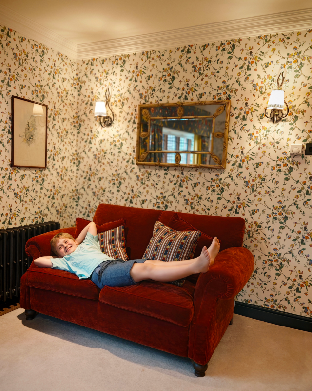 Hever Castle Bed & Breakfast, Hever Castle, Family Staycation in Kent, Edenbridge, Family-Friendly, Family Blogger, the Frenchie Mummy, Hever Castle Kent, Anne Boylen