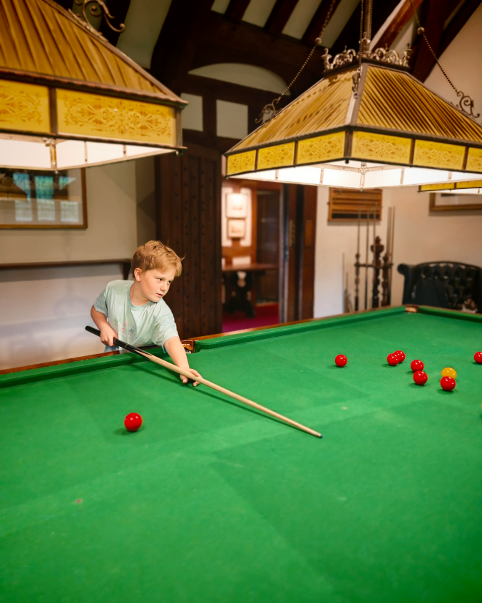Hever Castle Bed & Breakfast, Hever Castle, Family Staycation in Kent, Edenbridge, Family-Friendly, Family Blogger, the Frenchie Mummy, Hever Castle Kent, Anne Boylen