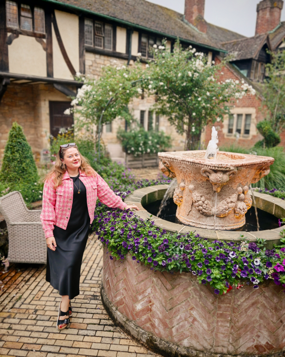 Hever Castle Bed & Breakfast, Hever Castle, Family Staycation in Kent, Edenbridge, Family-Friendly, Family Blogger, the Frenchie Mummy, Hever Castle Kent, Anne Boylen