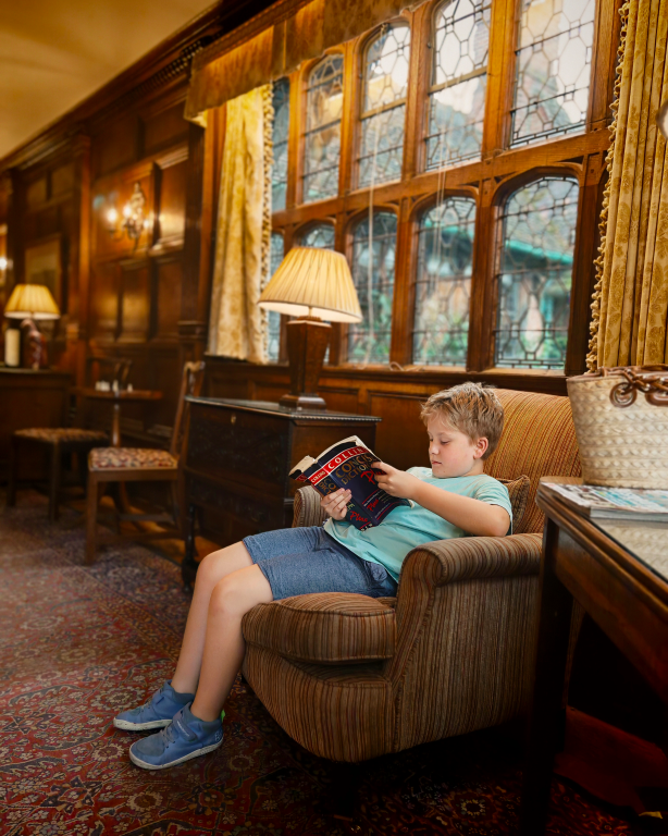 Hever Castle Bed & Breakfast, Hever Castle, Family Staycation in Kent, Edenbridge, Family-Friendly, Family Blogger, the Frenchie Mummy, Hever Castle Kent, Anne Boylen