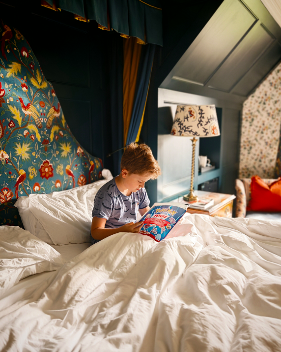 Hever Castle Bed & Breakfast, Hever Castle, Family Staycation in Kent, Edenbridge, Family-Friendly, Family Blogger, the Frenchie Mummy, Hever Castle Kent, Anne Boylen