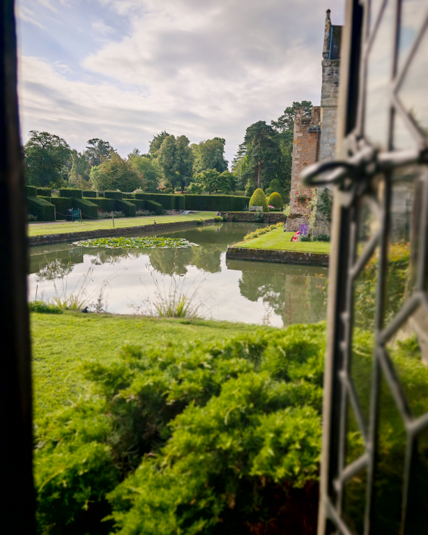 Hever Castle Bed & Breakfast, Hever Castle, Family Staycation in Kent, Edenbridge, Family-Friendly, Family Blogger, the Frenchie Mummy, Hever Castle Kent, Anne Boylen