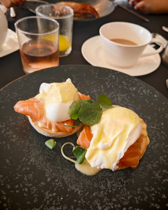 Hever Castle Bed & Breakfast, Hever Castle, Family Staycation in Kent, Edenbridge, Family-Friendly, Family Blogger, the Frenchie Mummy, Hever Castle Kent, Anne Boylen