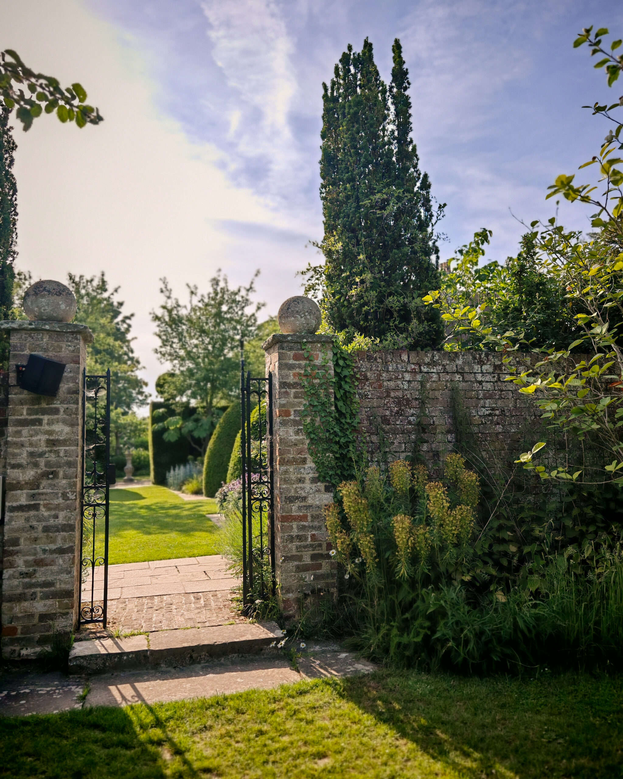 Places to Buy Artificial Grass Online, Artificial Grass retailer, Outdoors space, beautiful gardens, artificial grass, the Frenchie Mummy