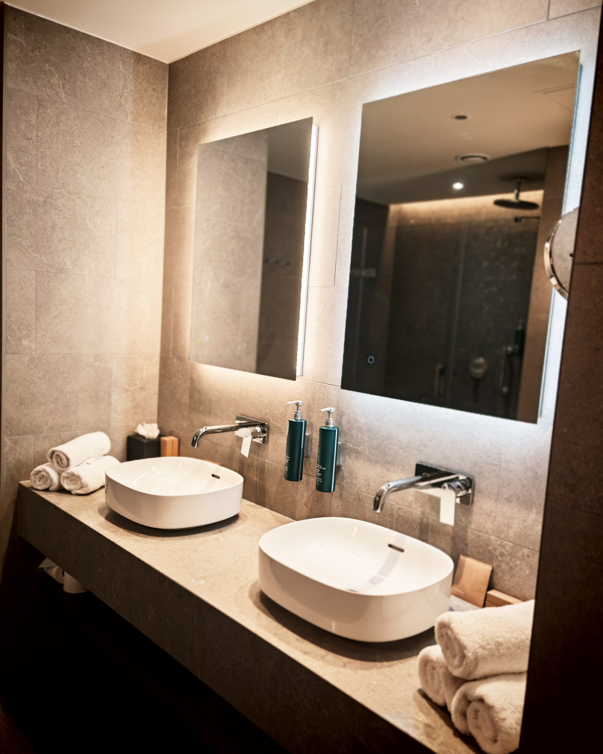 The DoubleTree by Hilton London - West End, Family-Friendly Hotel, Hotel Review, London Hotel, Travel with Kids, the Frenchie Mummy, West End London, Bloomsbury, British Museum, Covent Garden, Sixes Cricket Club The DoubleTree by Hilton London - West End, Family-Friendly Hotel, Hotel Review, London Hotel, Travel with Kids, the Frenchie Mummy, West End London, Bloomsbury, British Museum, Covent Garden, Sixes Cricket Club