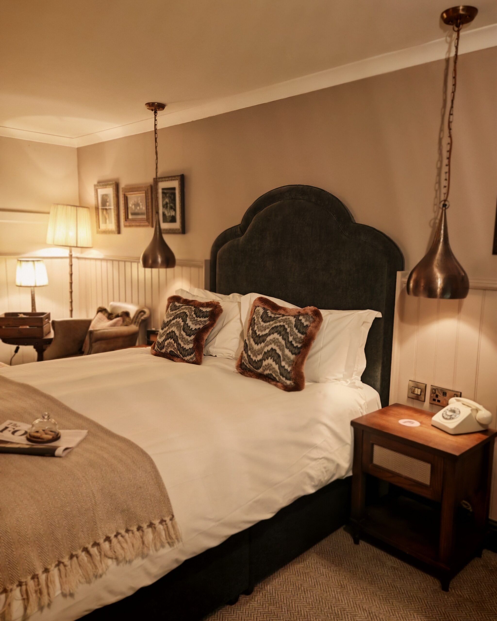 The Windmill Clapham Review, Young's Room, stay in a Pub, Family-Friendly, Pub staycation, pubs with a room, Weekend In Clapham, Hotel Review, the Frenchie Mummy