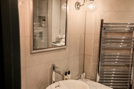 Modern Bathroom Trends, interior trends, bathroom trends, the Frenchie Mummy, Renovation work, New bathroom styles, Bathroom Showrooms,
