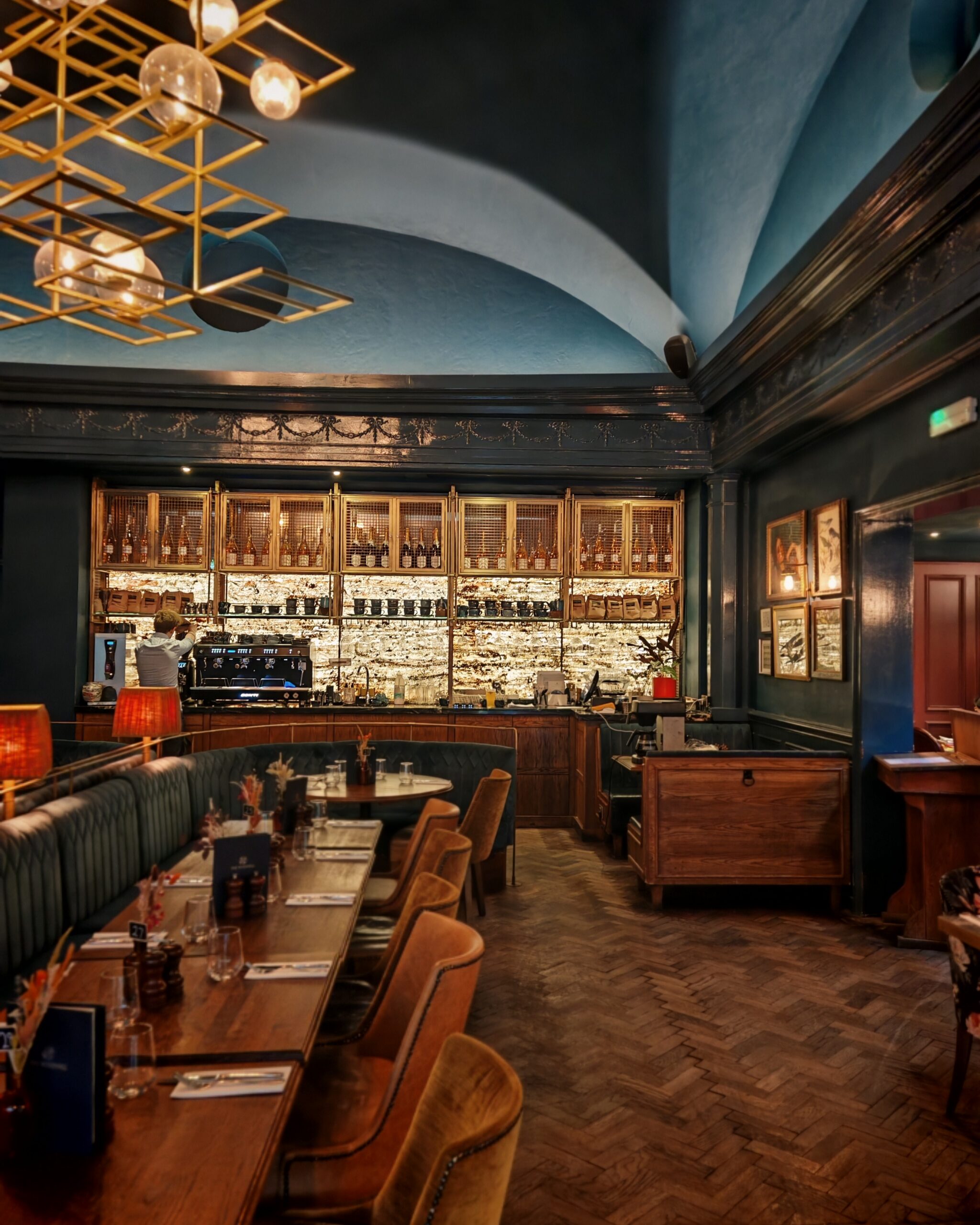 The Windmill Clapham Review, Young's Room, stay in a Pub, Family-Friendly, Pub staycation, pubs with a room, Weekend In Clapham, Hotel Review, the Frenchie Mummy