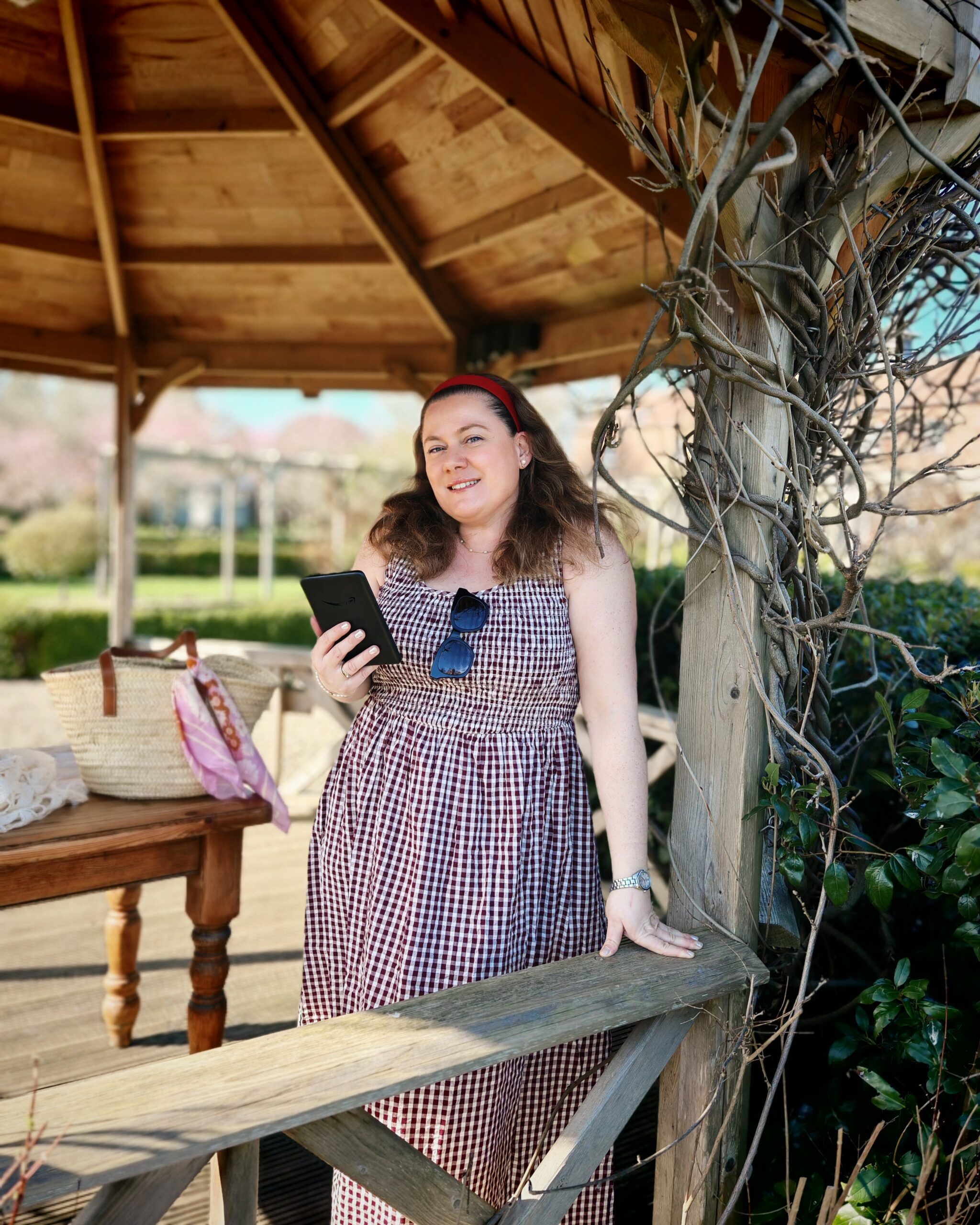 Dress Like The Heroine Of Your Own Novel, Spring Style with Very UK, Write your own Story, Very UK, Gingham Dress, Nobody's Child, Summer Dress, Dress like a heroine, Romantic style, Romantic novels, Kindle, E-readers, the Frenchie Mummy, Write your own Book style