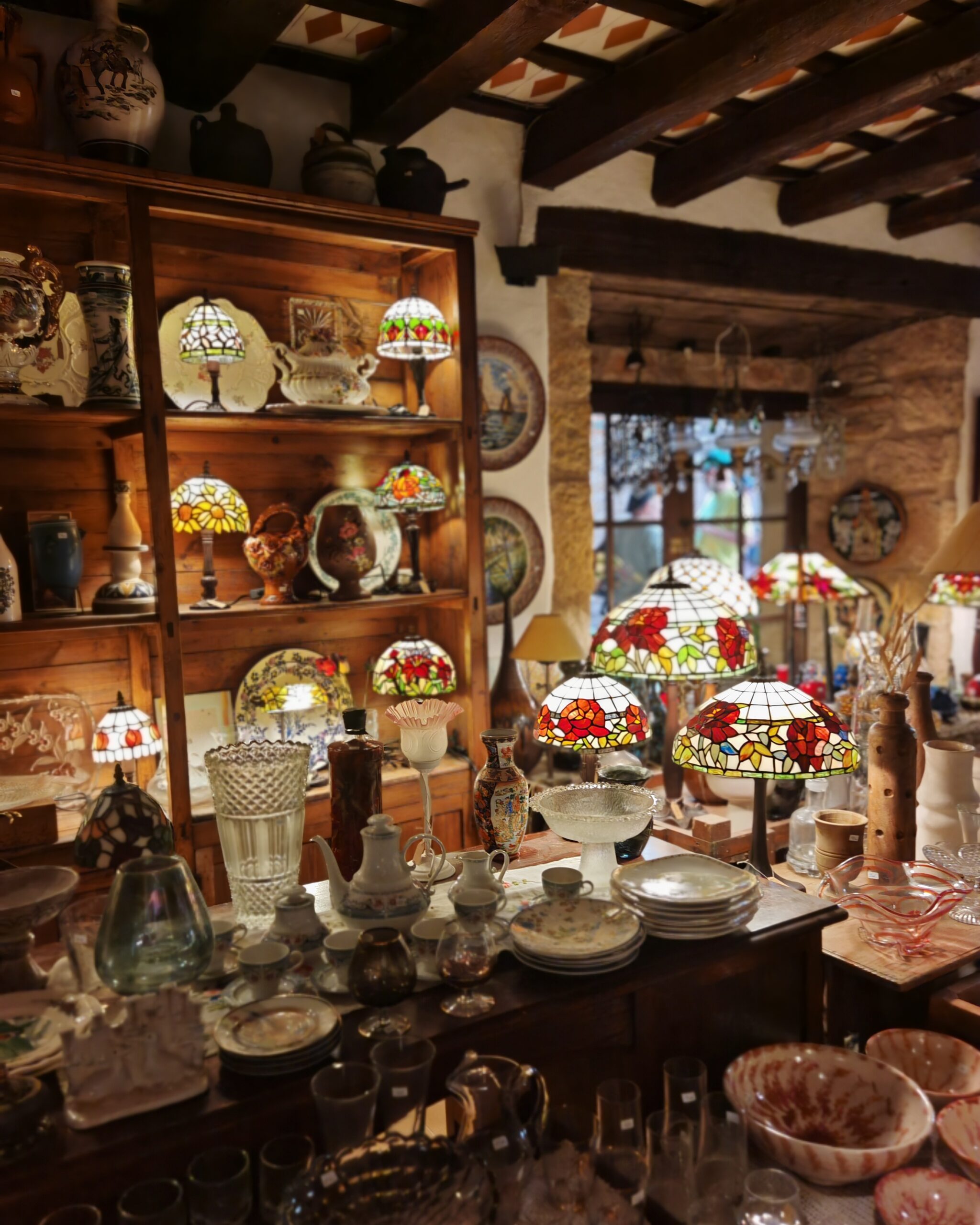 shop with ceramics and glassware in the heart of Spain shop with ceramics and glassware in the heart of Spain